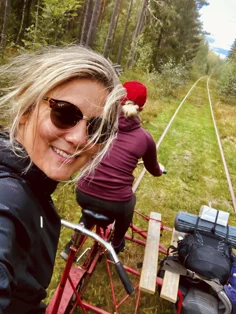 Dressintur i skogen.