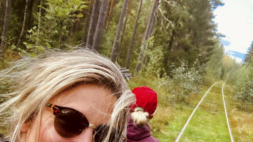 Dressintur i skogen.