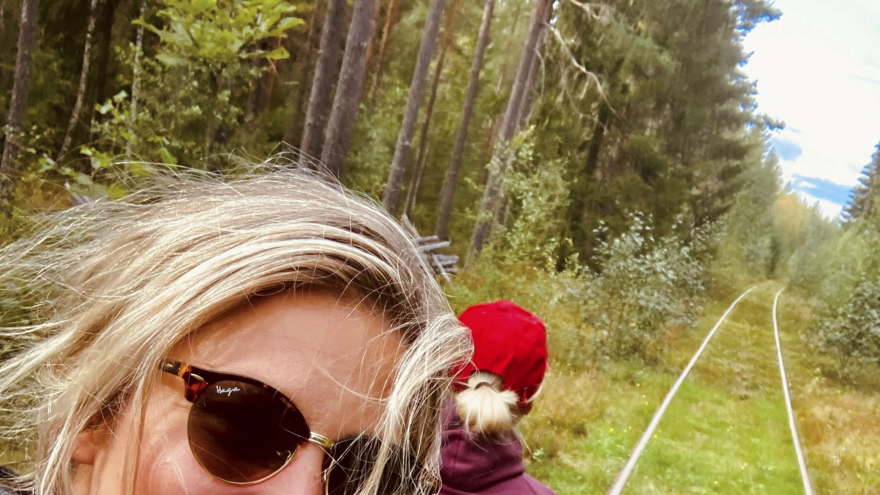Dressintur i skogen.